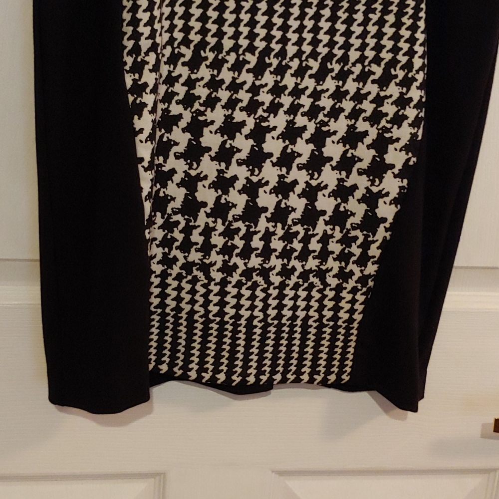 Dress - Picture 3 of 6
